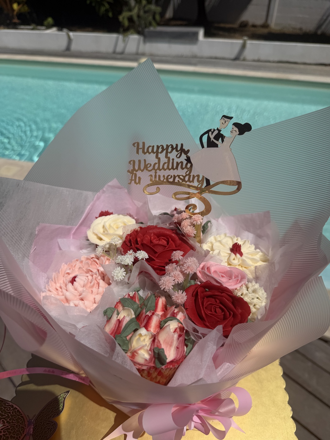 Bouquet de cupcakes fleuris pour un anniversaire de mariage